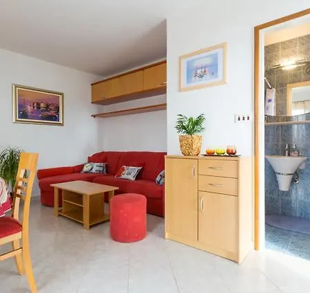 Maximus Apartment